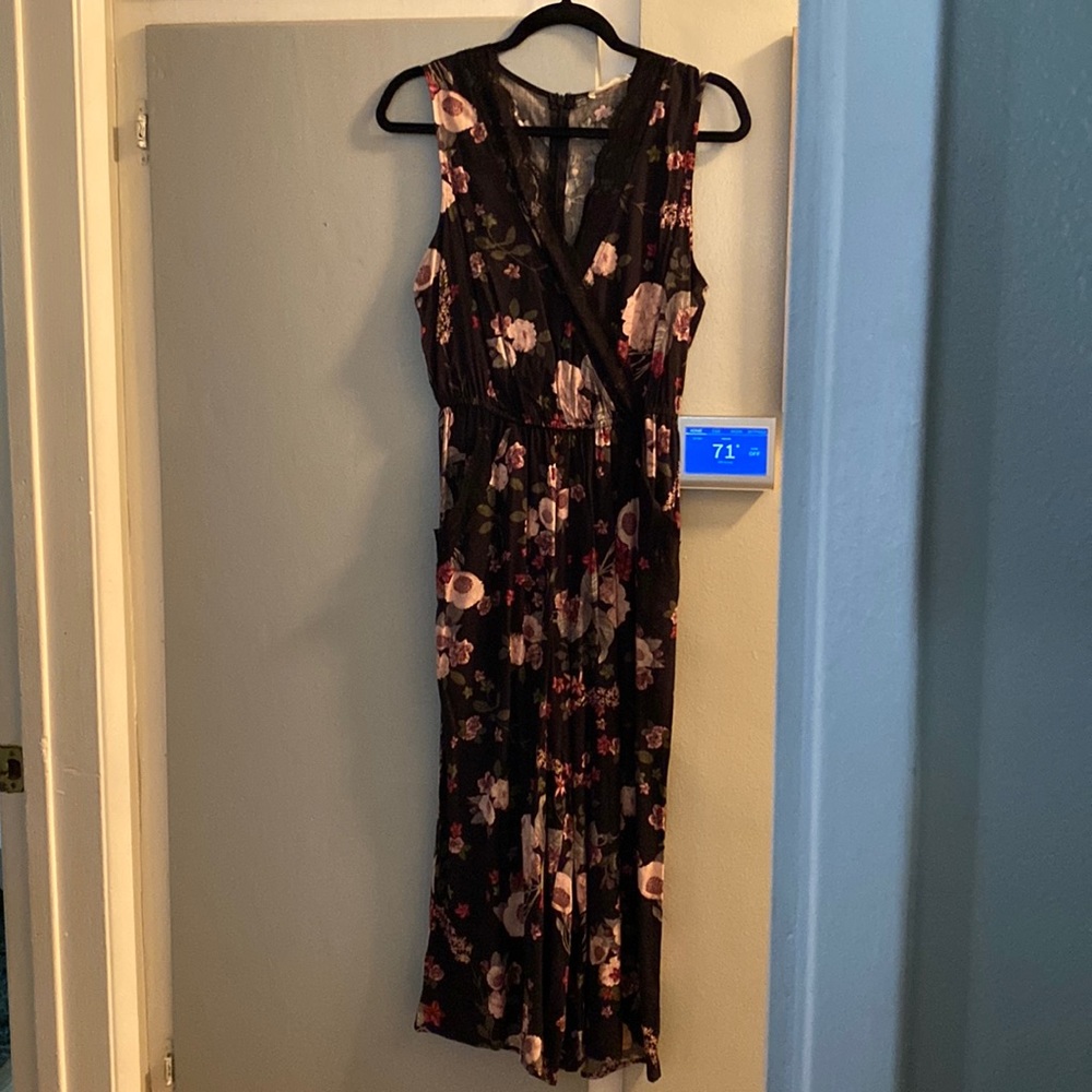 Black sleeveless floral print pantsuit w/pockets